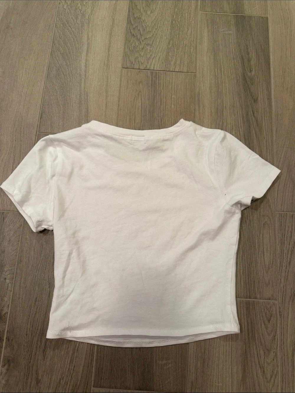 Tilly’s Girls' White Cropped Sailboat Graphic Tee Size M